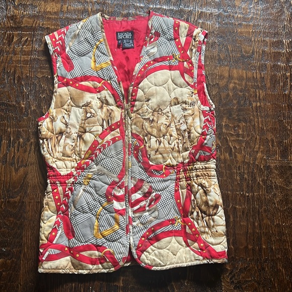 Escada sport vest zip front with polo scenes - Picture 3 of 3